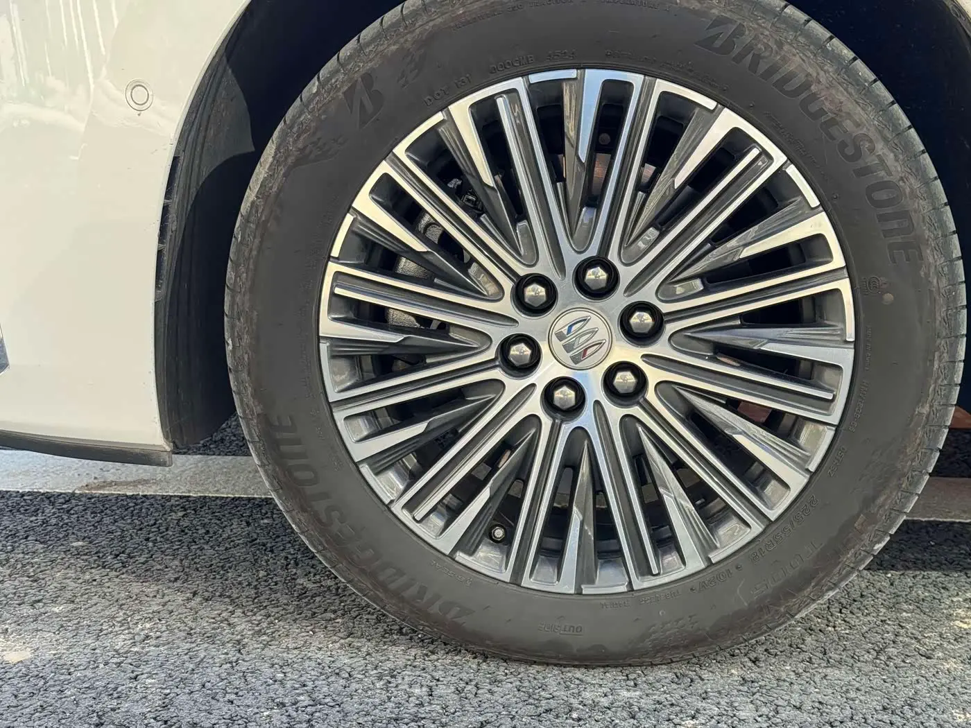 Buick GL8 New Energy 2025 — Photo 7/18