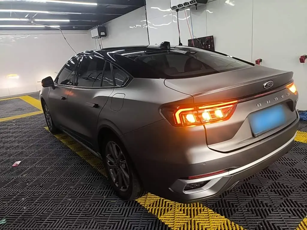 Ford Mondeo 2023 — Photo 5/20