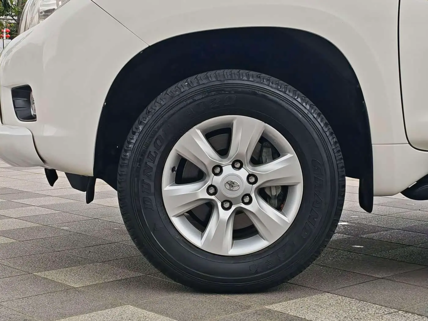 Toyota Prado 2010 — Photo 16/17