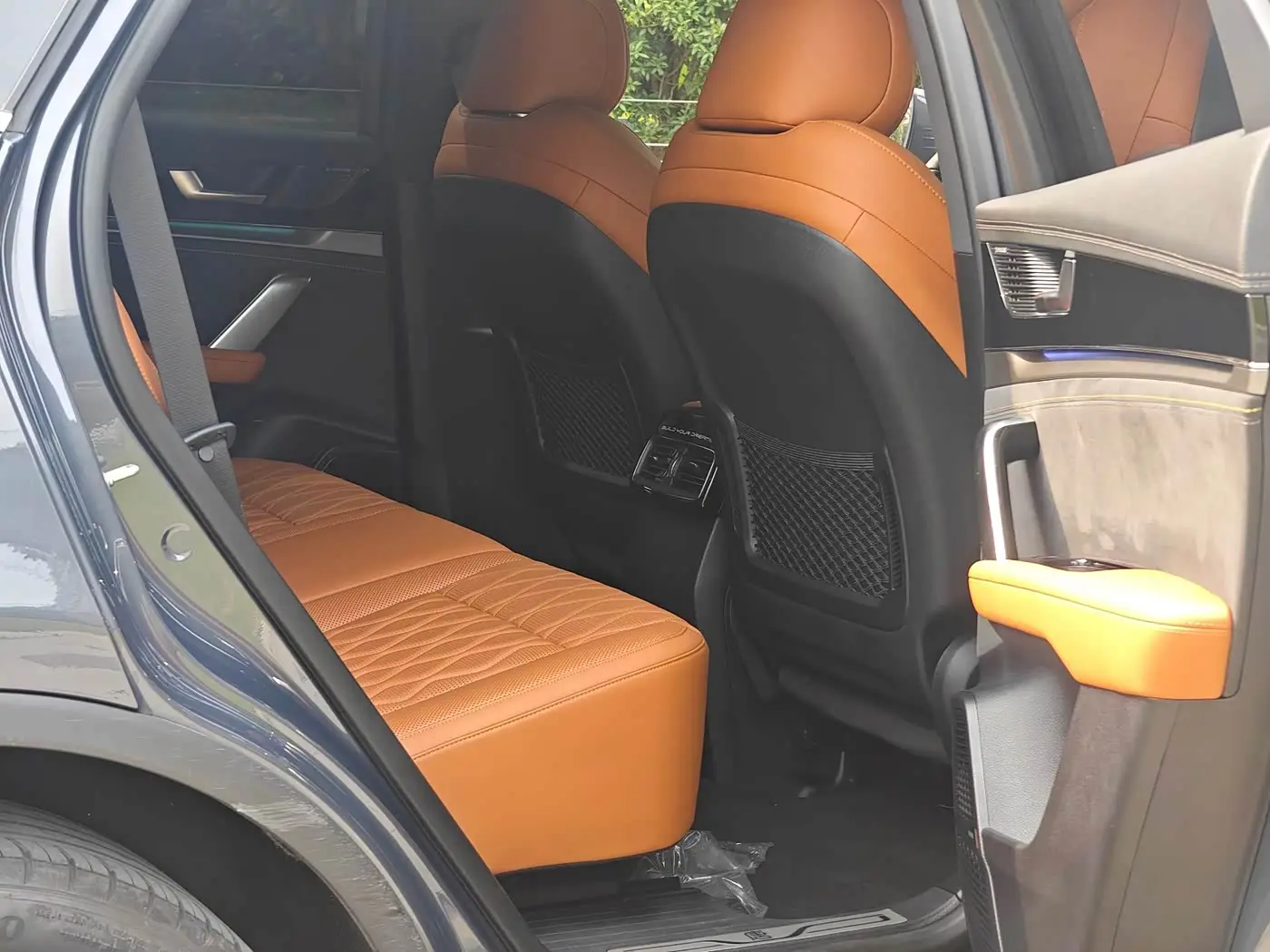 BYD Tang New Energy 2023 — Photo 10/16