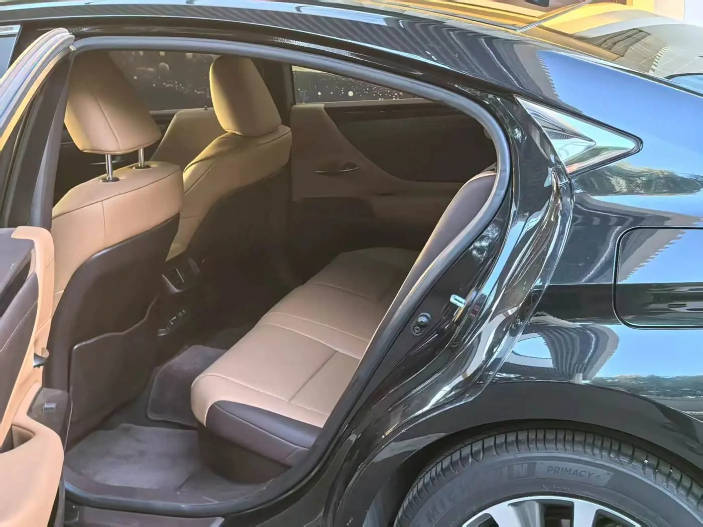 Lexus ES 2021 — ფოტო 10/20
