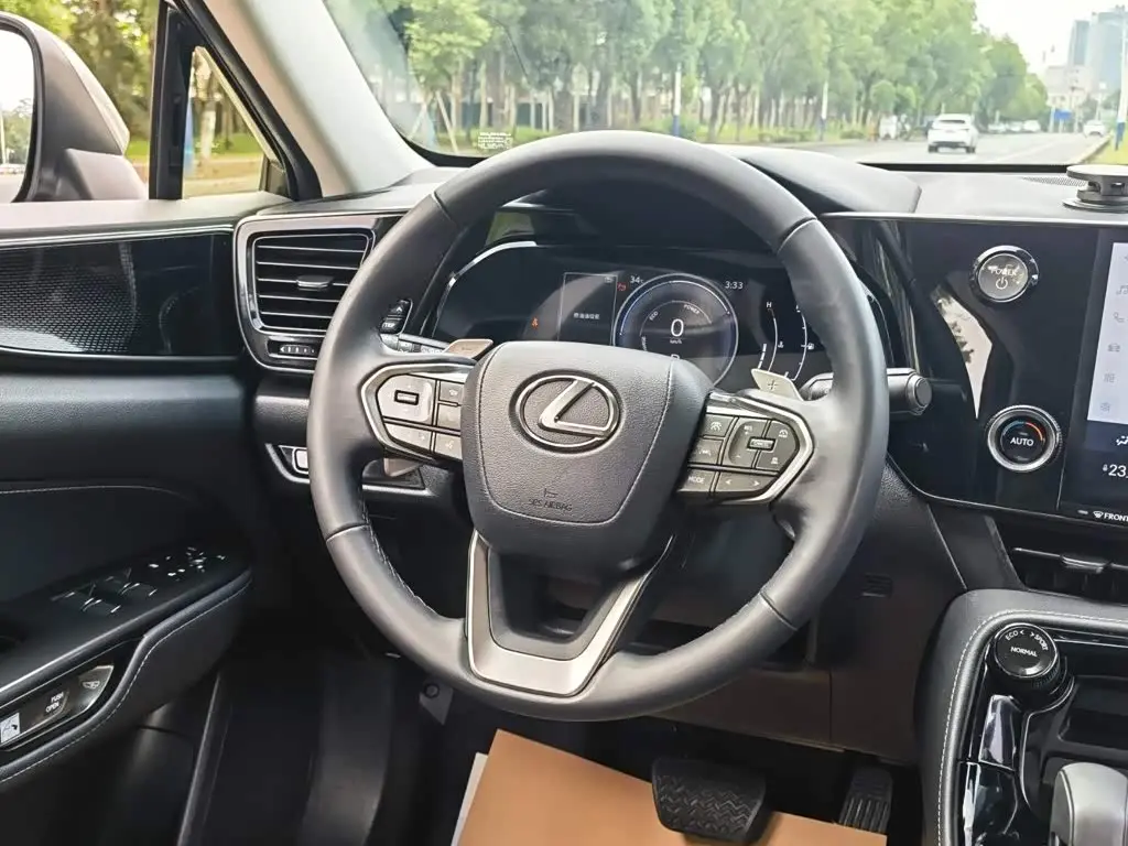 Lexus NX 2023 — Фото 12/20