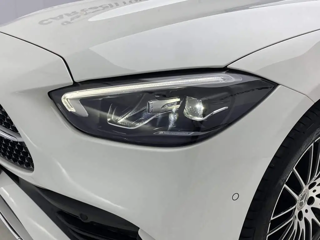 Mercedes-Benz C-Class 2025 — Photo 9/20