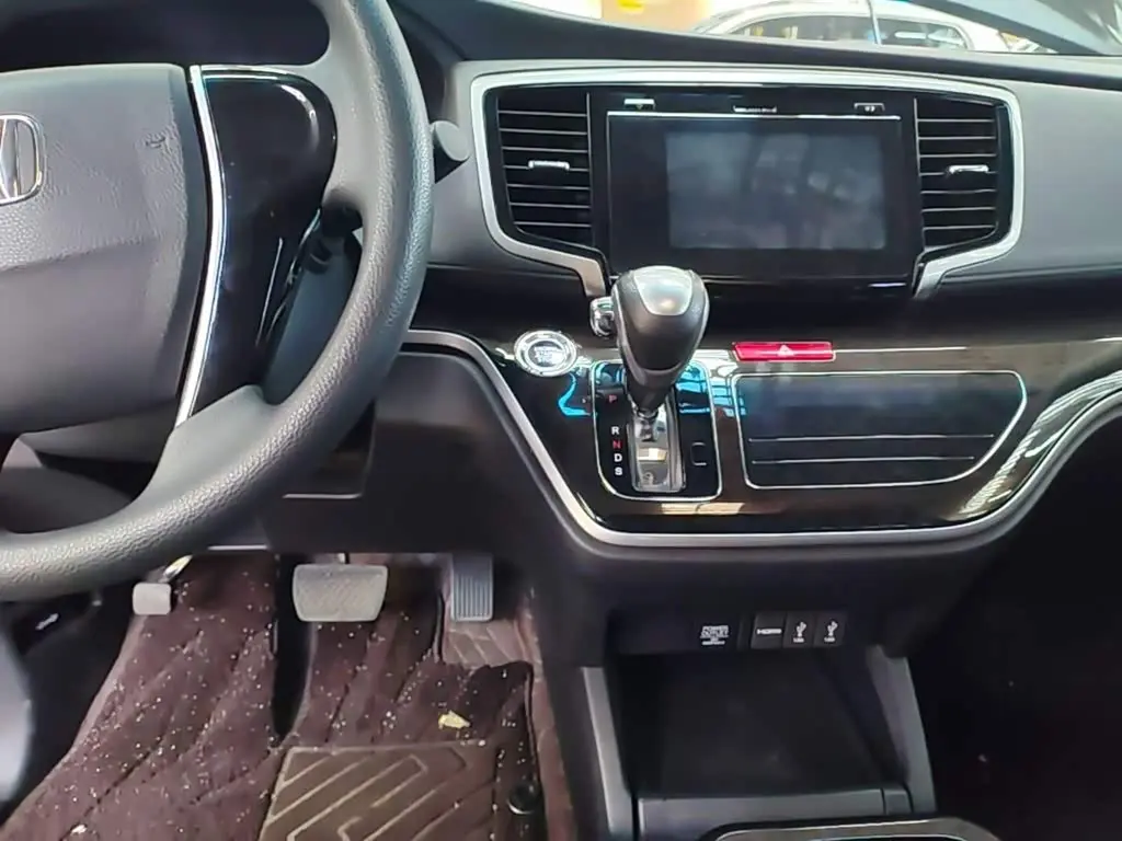 Honda Odyssey 2019 — Şəkil 10/20