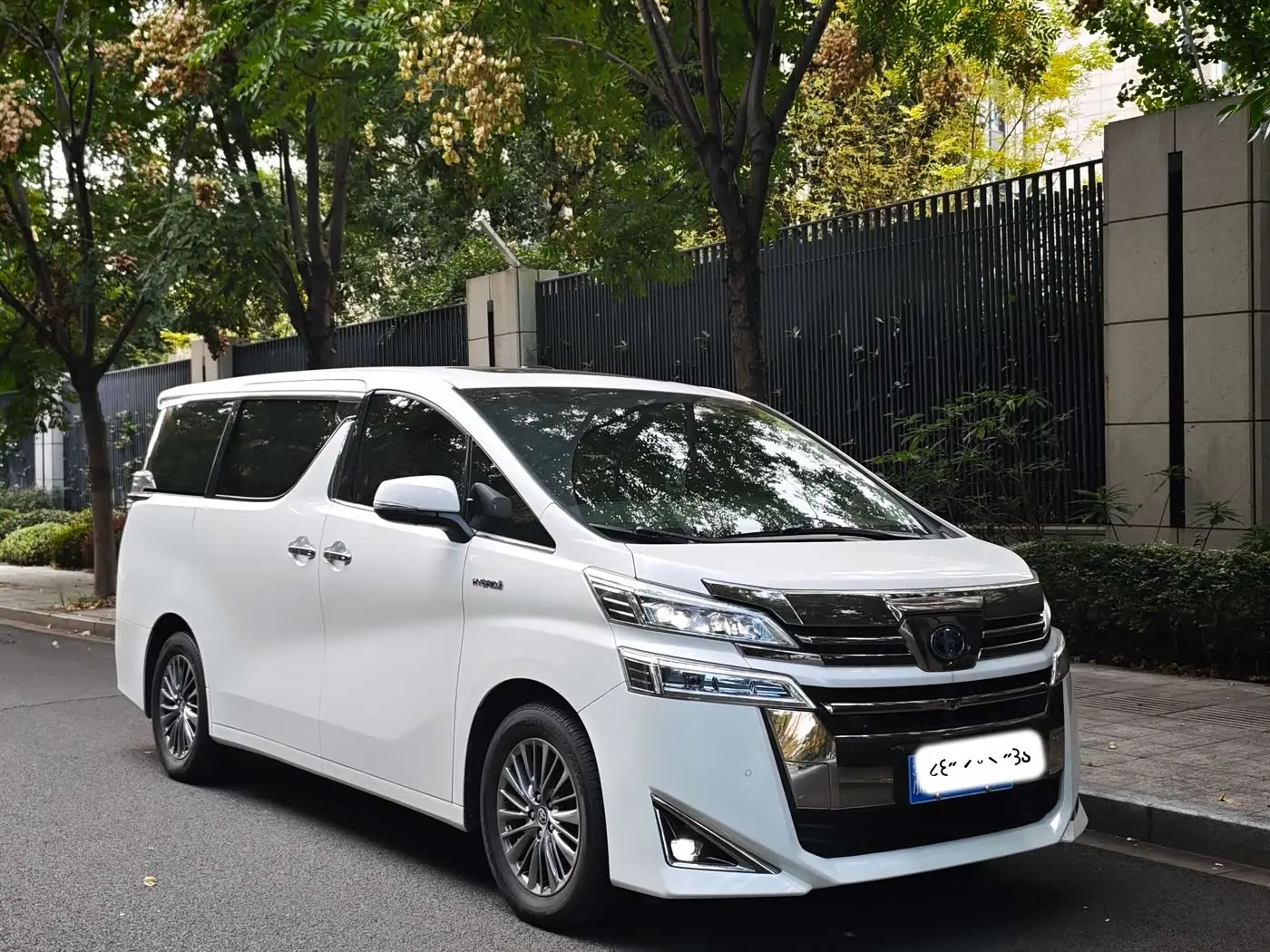 Toyota Vellfire 2021 — Photo 3/16