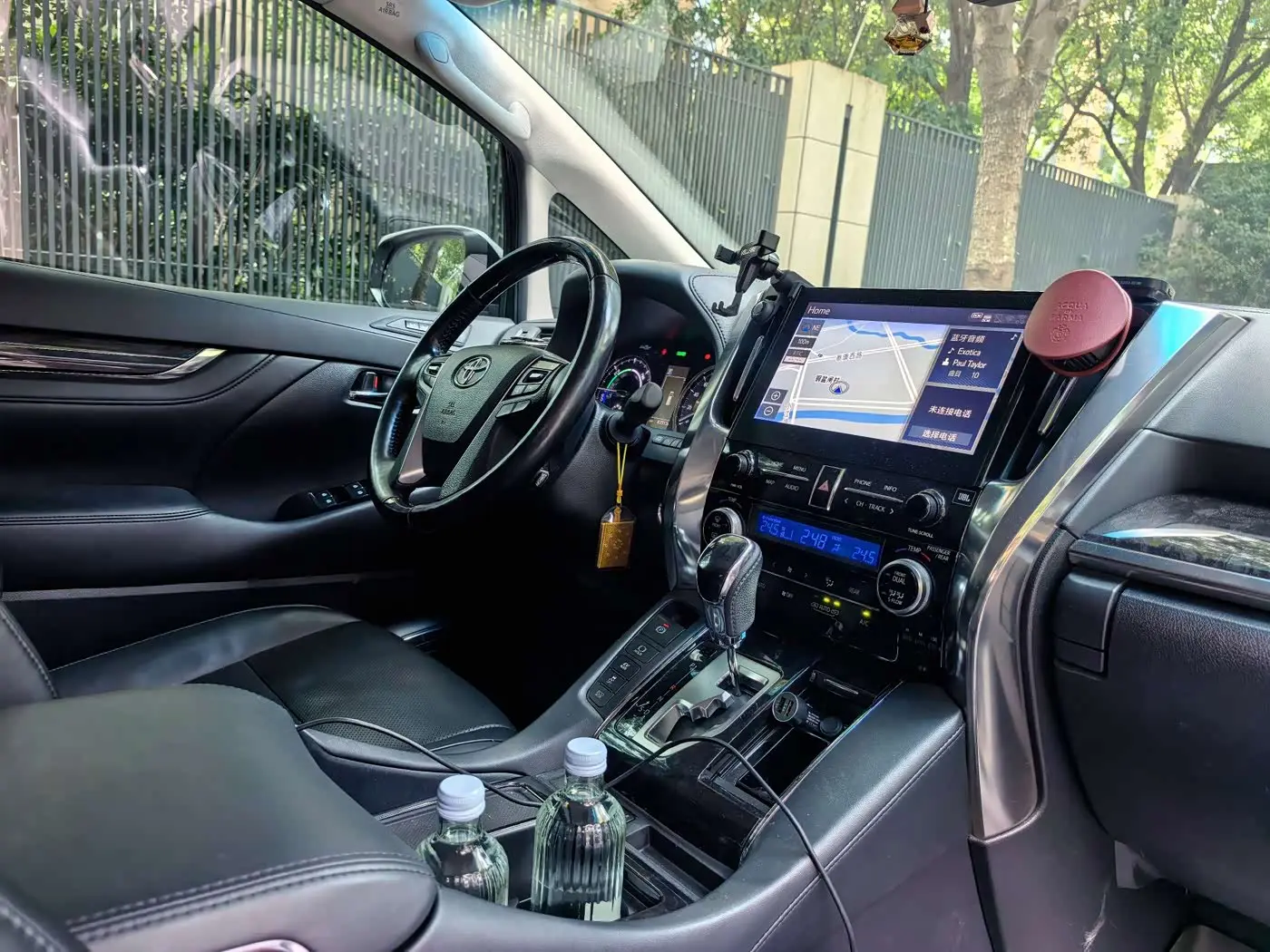 Toyota Vellfire 2021 — Photo 9/16