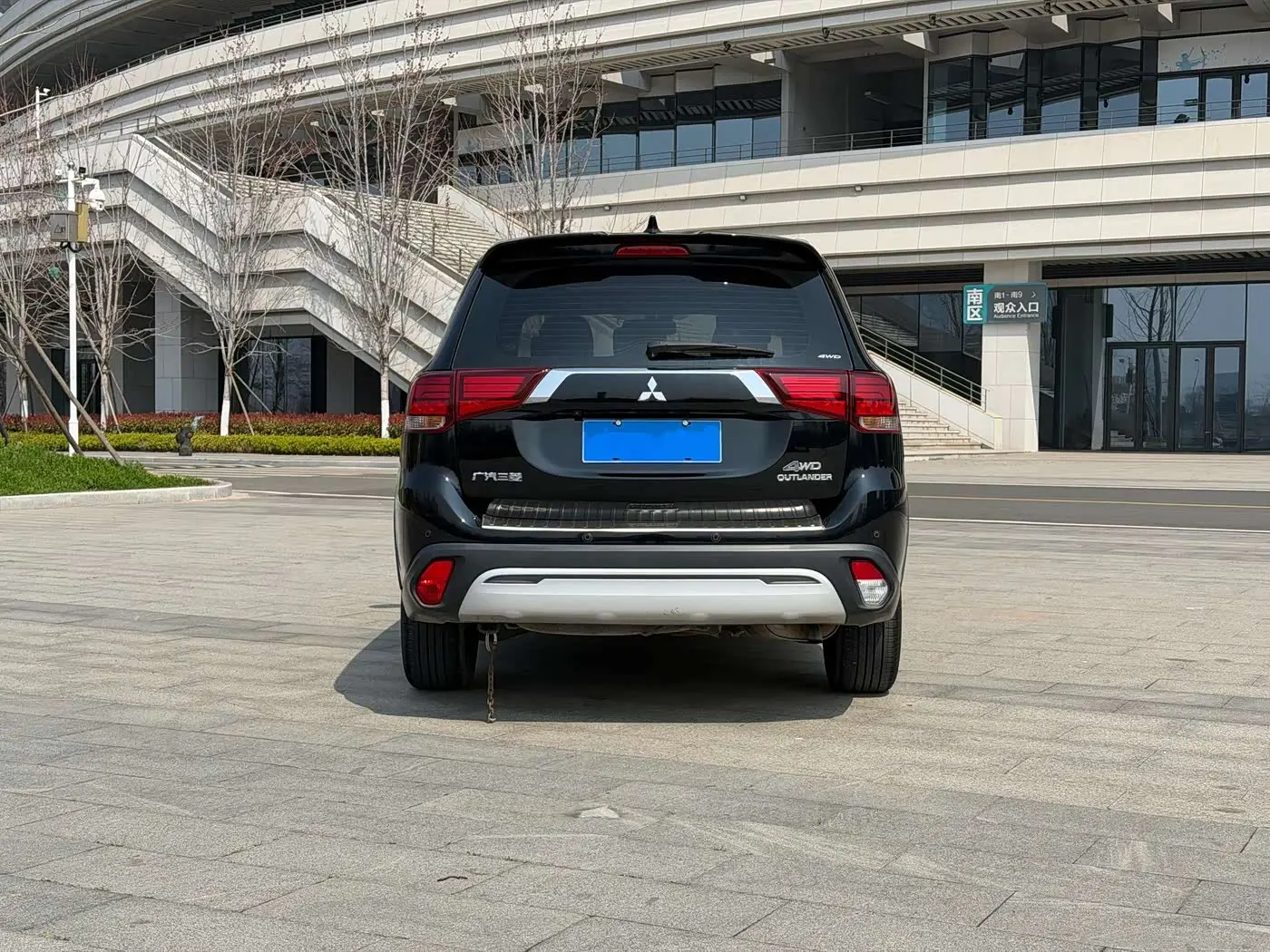 Mitsubishi Outlander 2020 — Photo 8/9