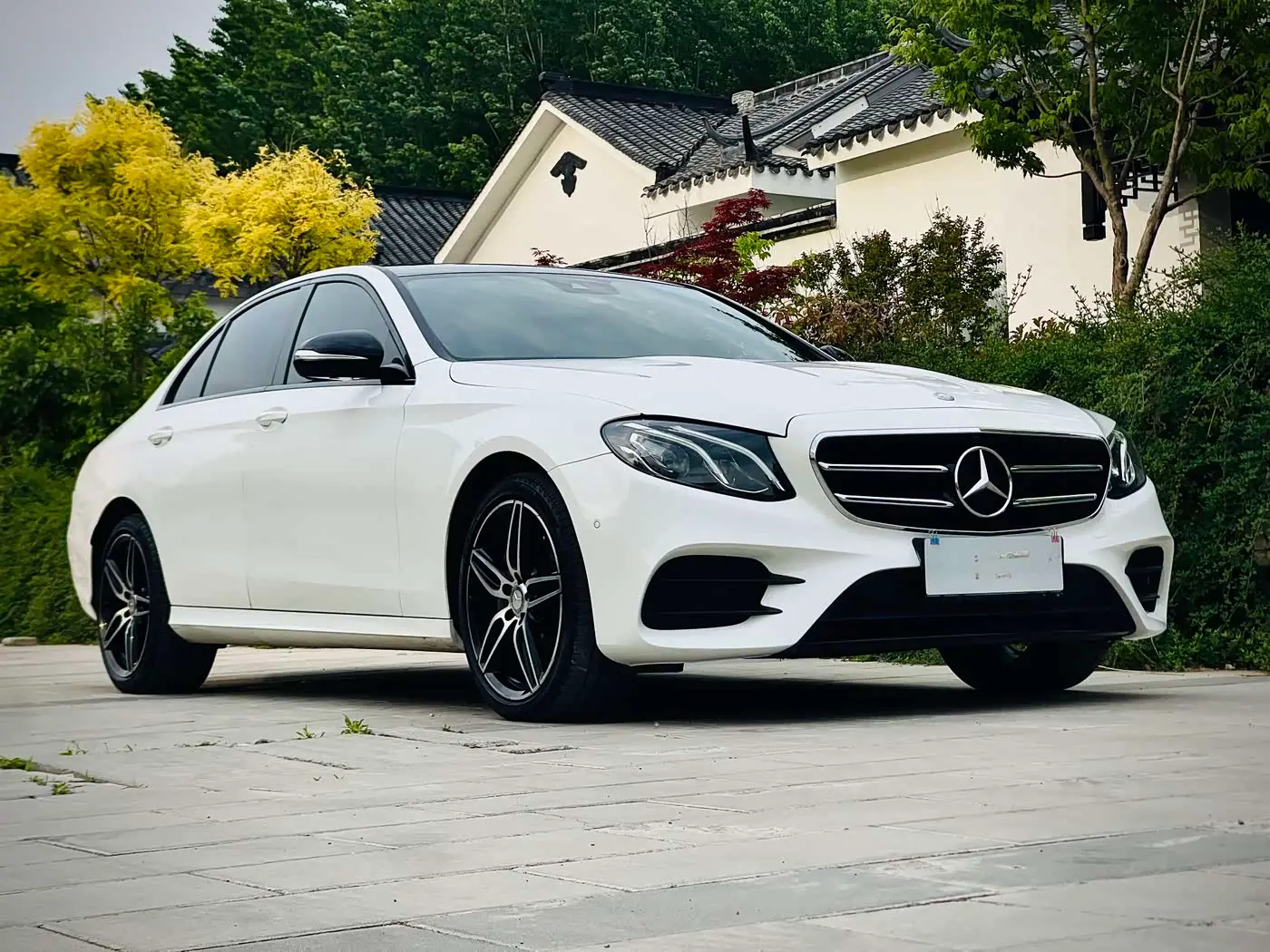 Mercedes-Benz E-Class 2017 — Фото 3/19