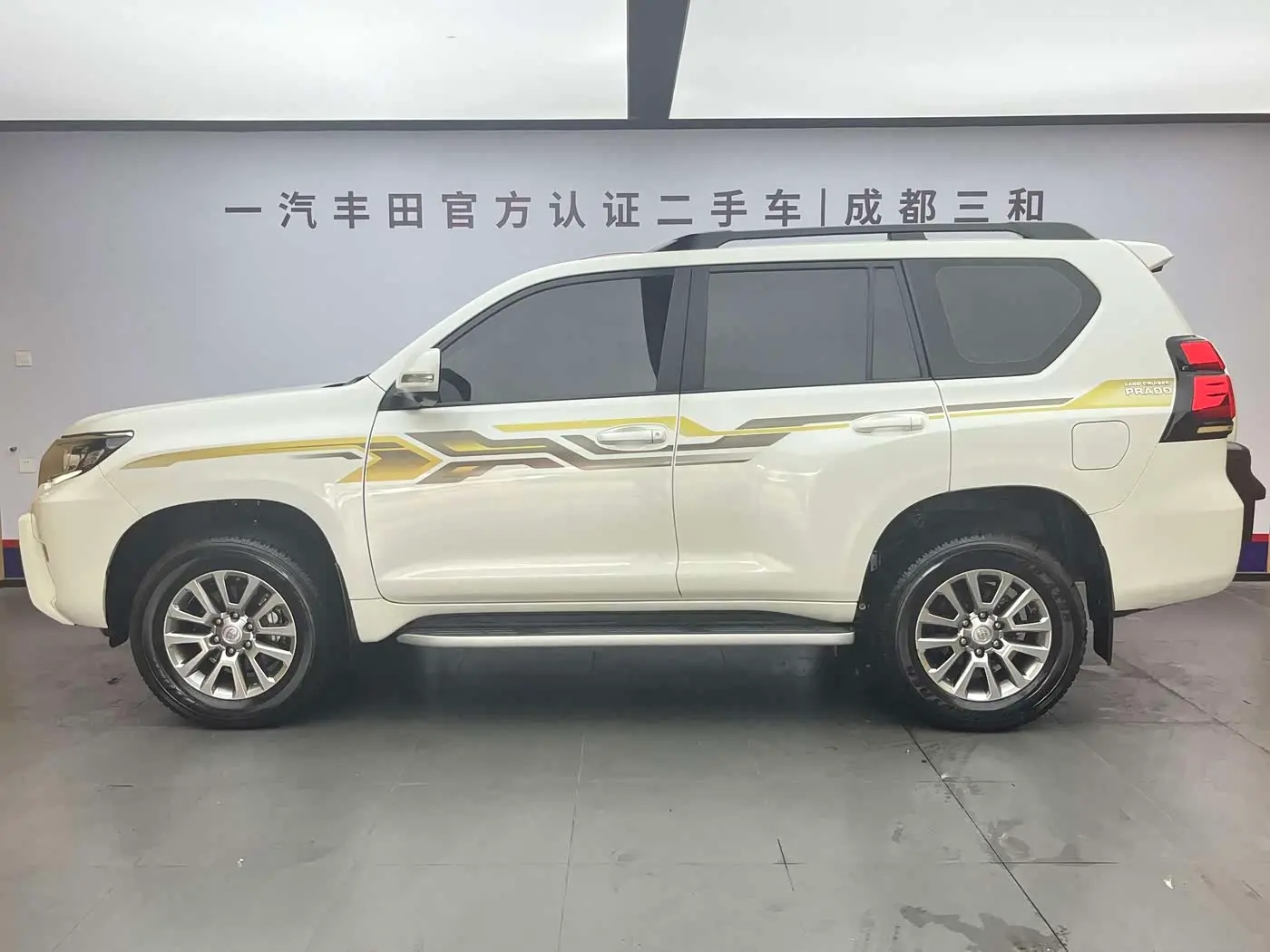 Toyota Prado 2018 — Photo 3/20