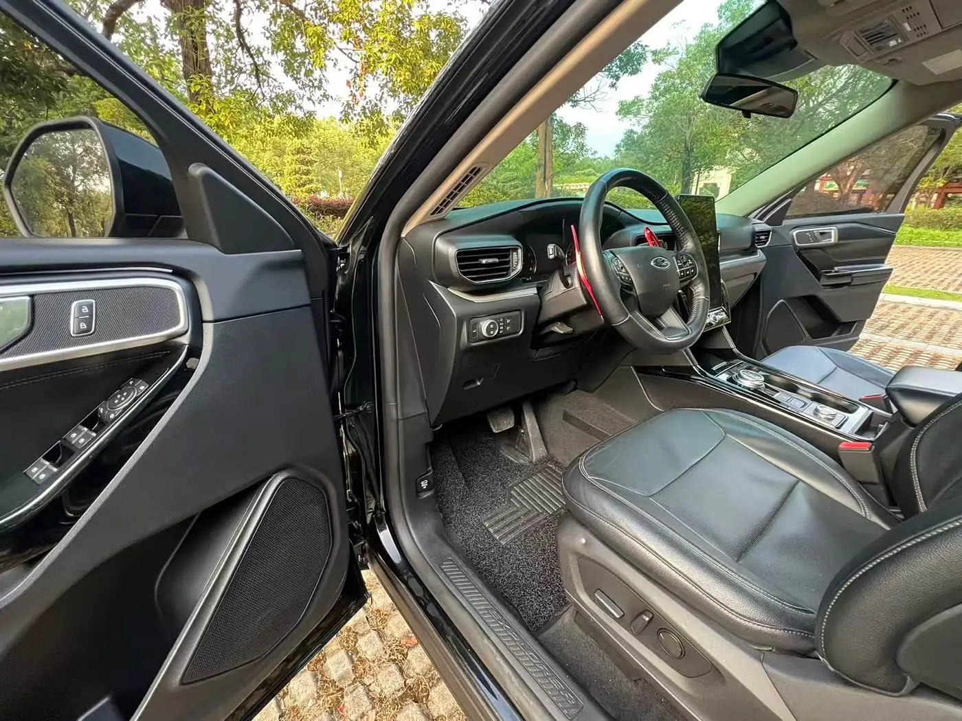 Ford Explorer 2021 — Фото 12/19
