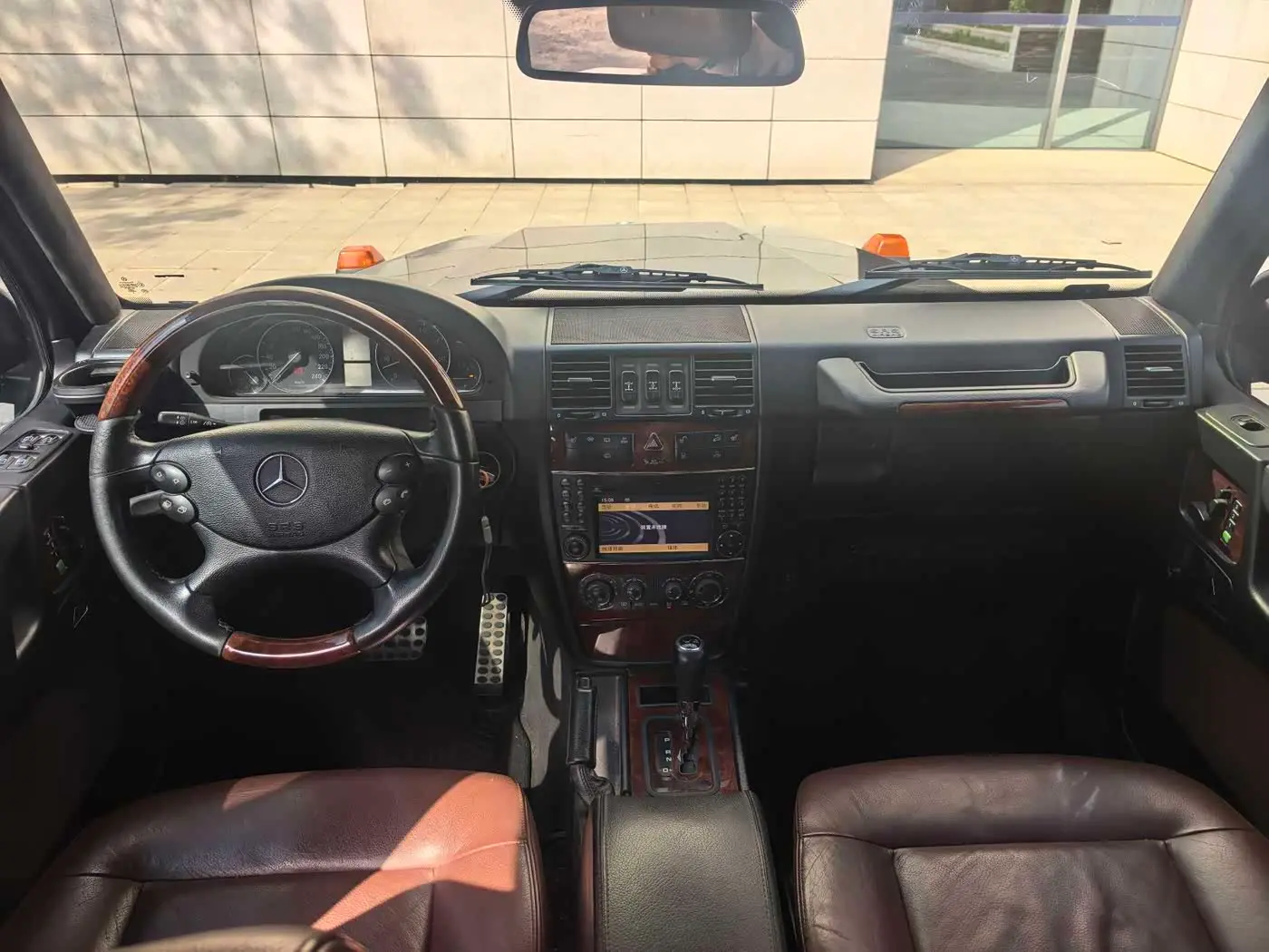 Mercedes-Benz G-Class 2010 — Photo 10/15
