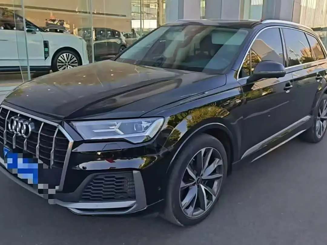 Audi Q7 2023 — Photo 1/9
