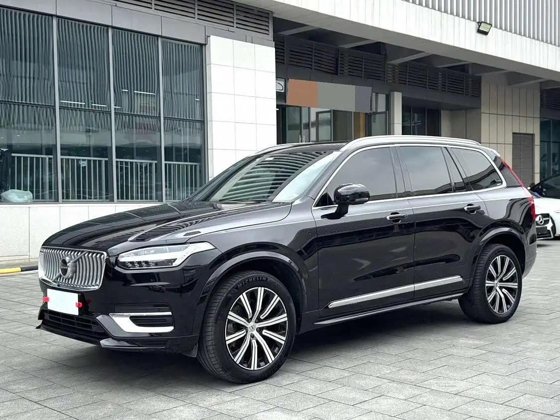 Volvo XC90 2022 — Фото 1/10