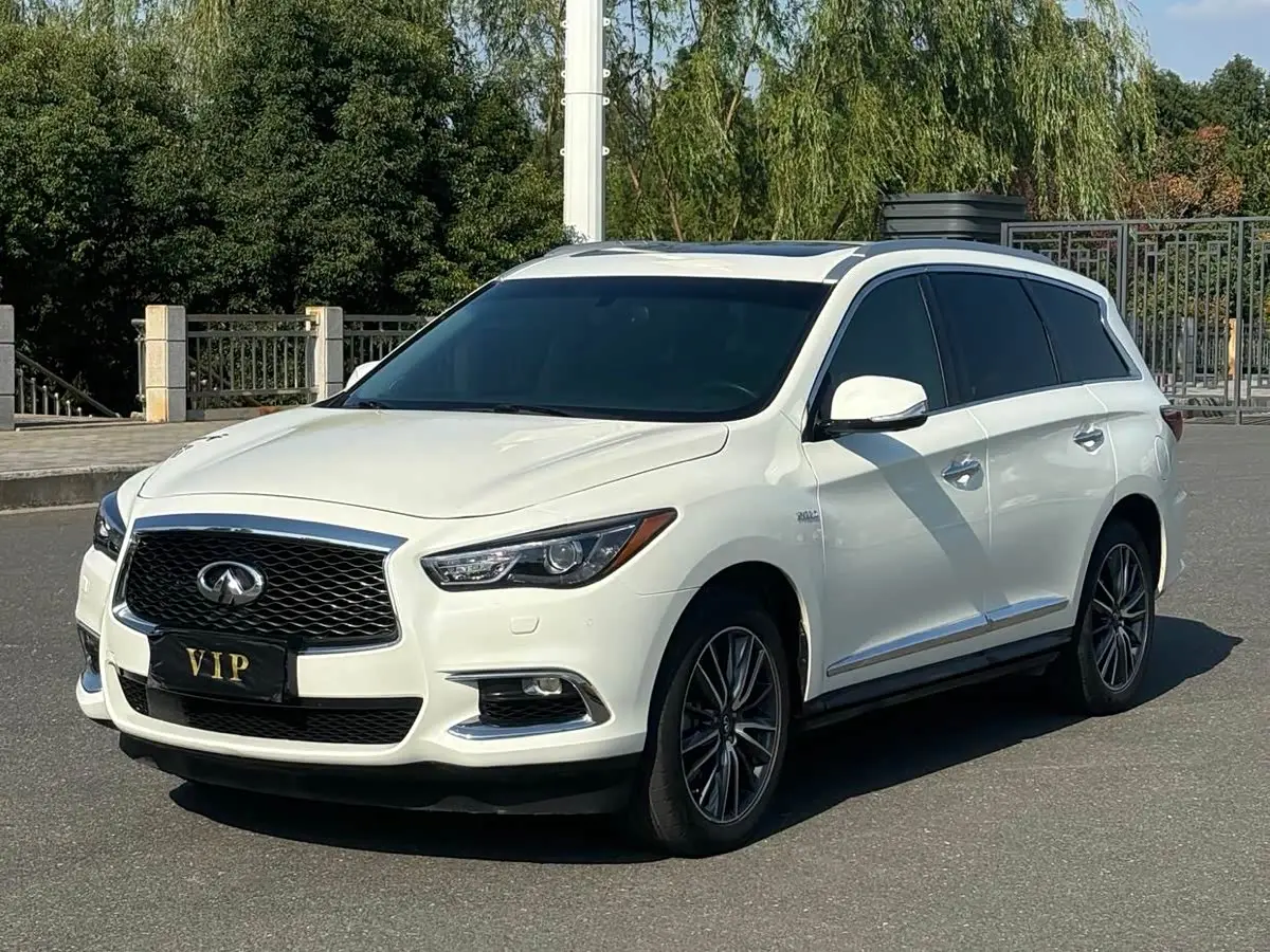 Infiniti QX60 2018 — Photo 17/20
