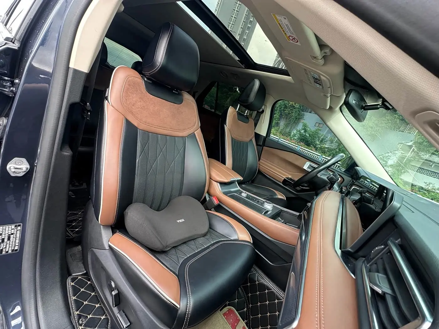 Ford Explorer 2022 — Photo 12/15