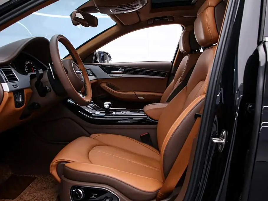 Audi A8 2012 — Photo 15/20