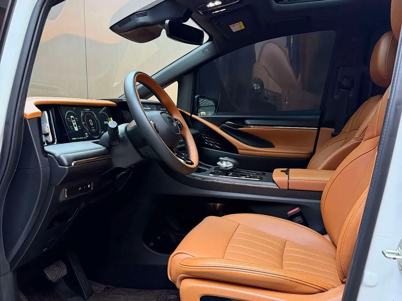 GAC Trumpchi Trumpchi E9 2025 — Şəkil 4/20