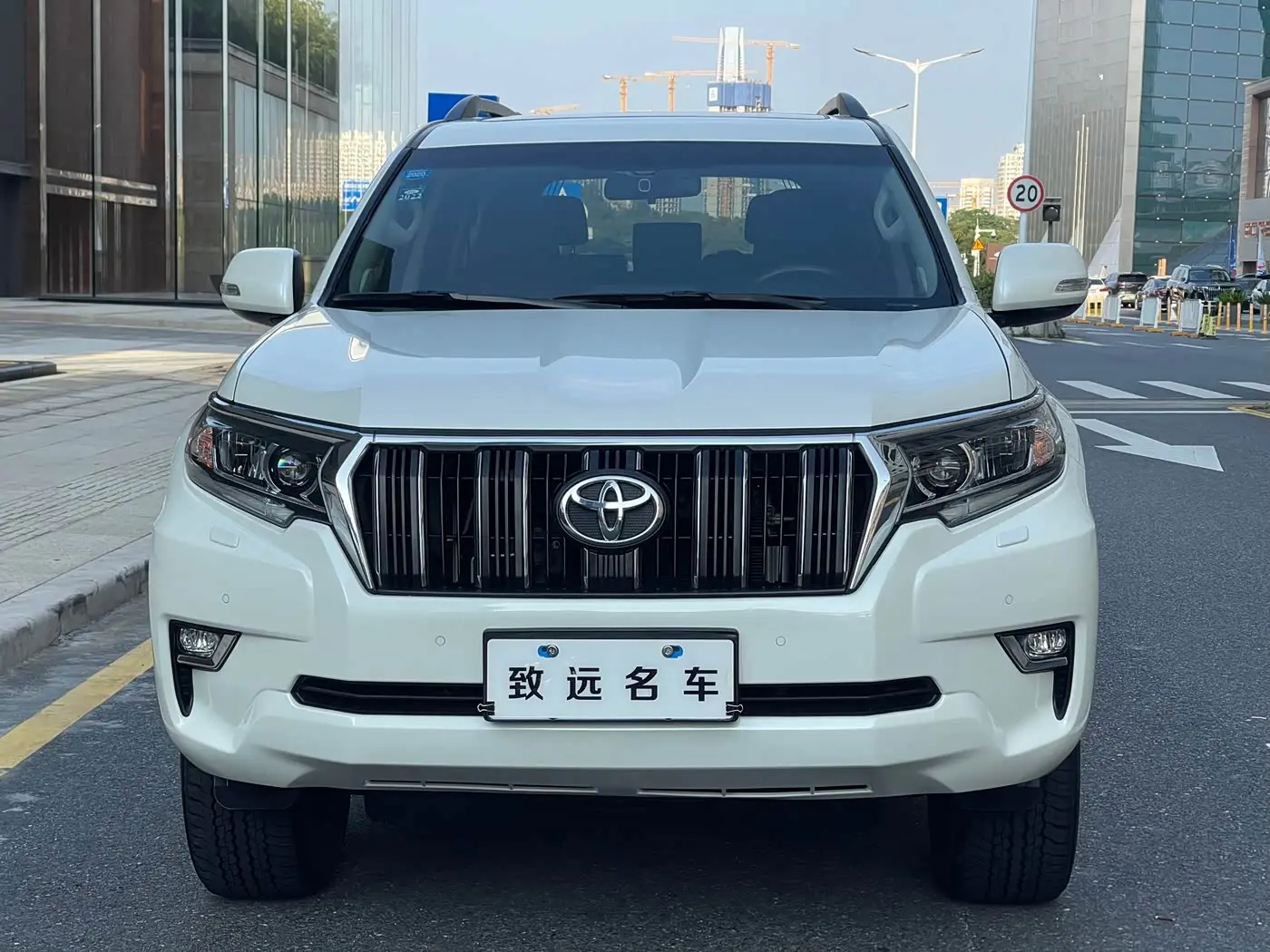 Toyota Prado 2018 — Photo 2/20