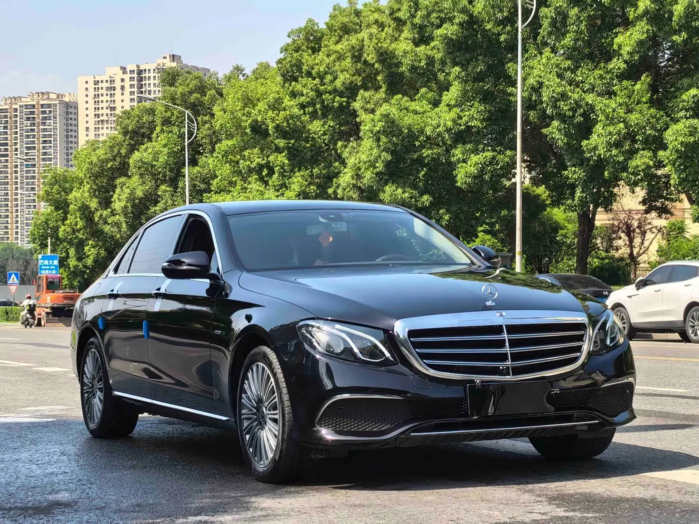Mercedes-Benz E-Class 2020 — Photo 3/18