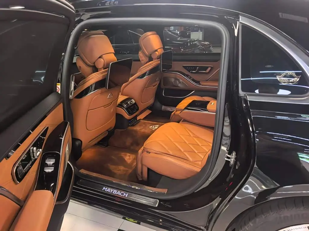 Mercedes-Benz Maybach S-Class 2022 — Фото 13/15
