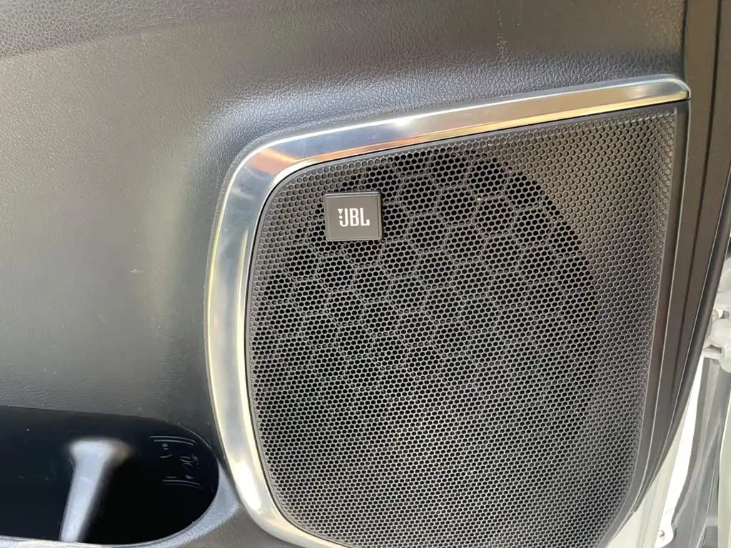 Toyota Alphard 2019 — Photo 11/20