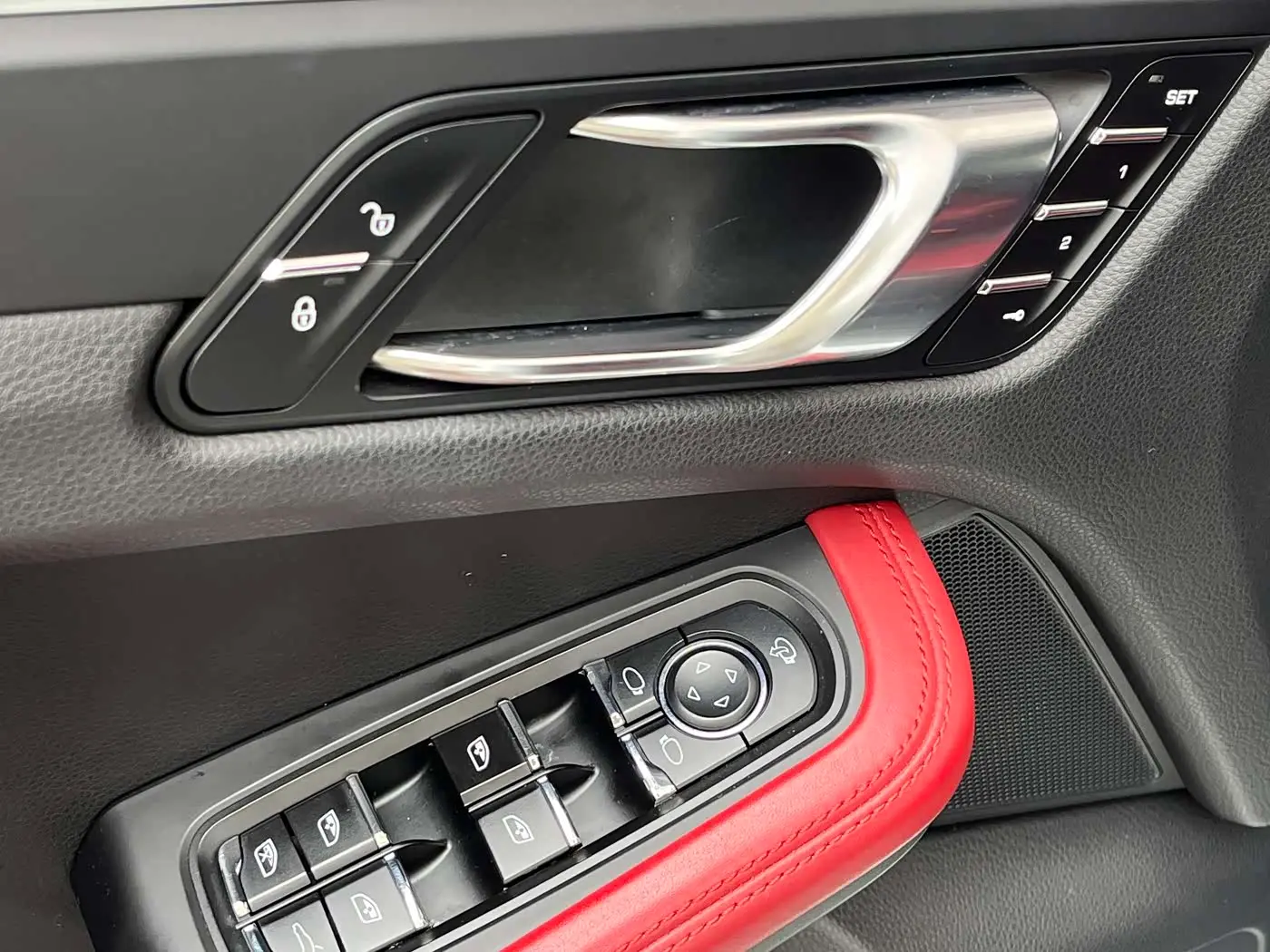Porsche Macan 2018 — Photo 16/19