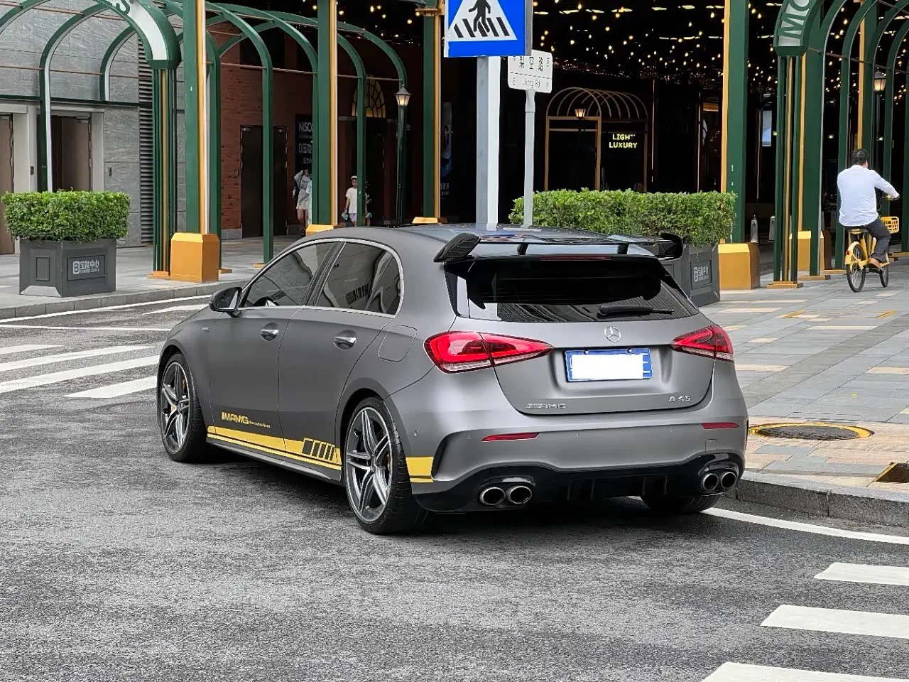 Mercedes-Benz A-Class AMG 2023 — Photo 10/11