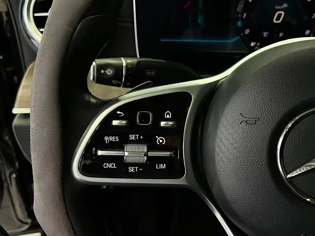 Mercedes-Benz E-Class 2018 — Фото 16/20