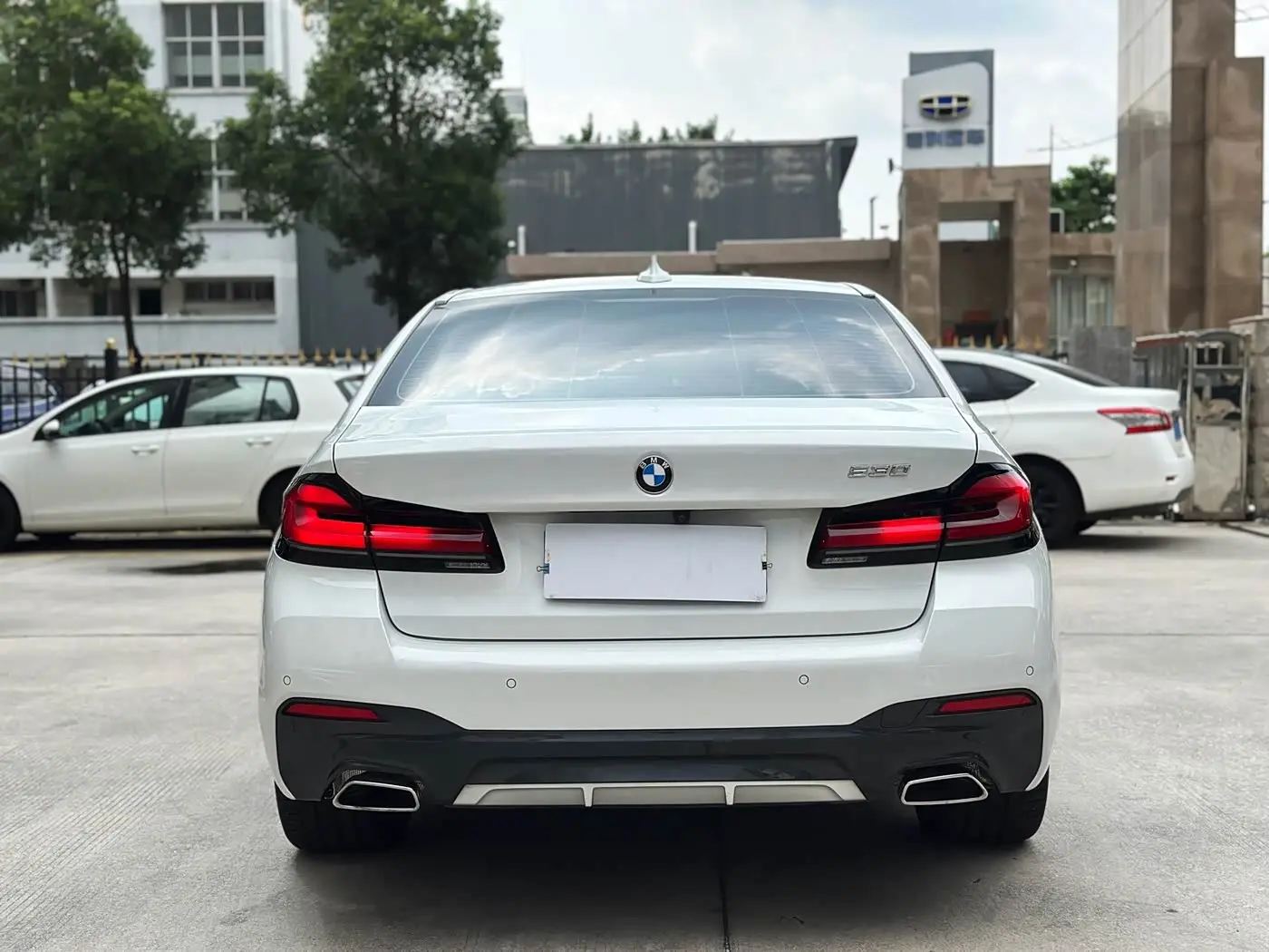 BMW 5 Series 2023 — Photo 5/13