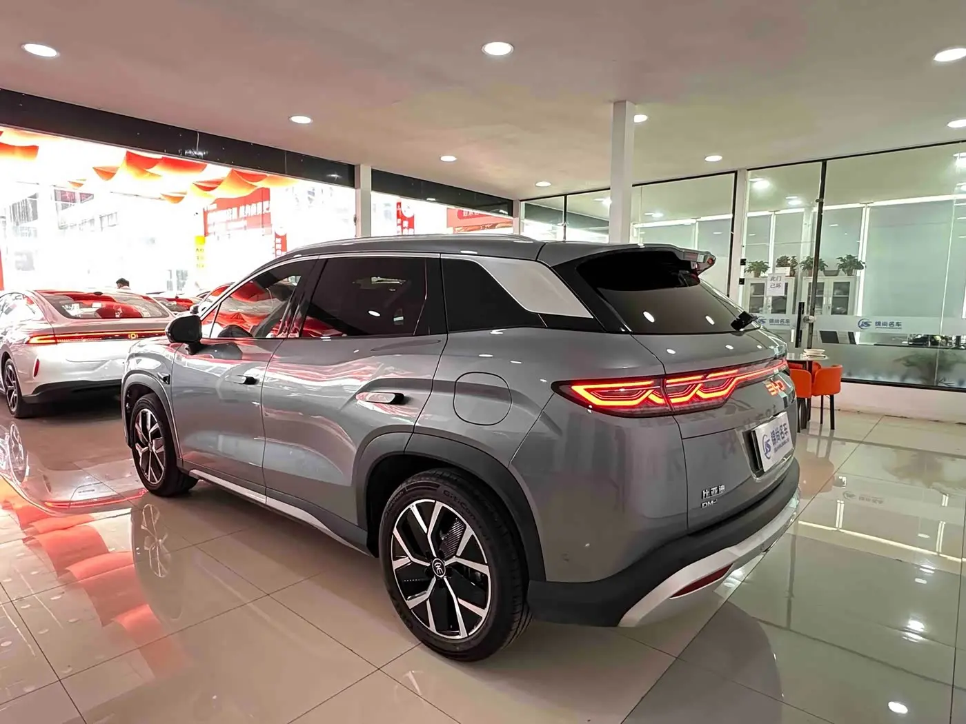 BYD Song L DM-i 2025 — Фото 19/20