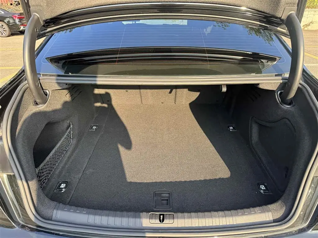 Audi A6L 2021 — Photo 8/11