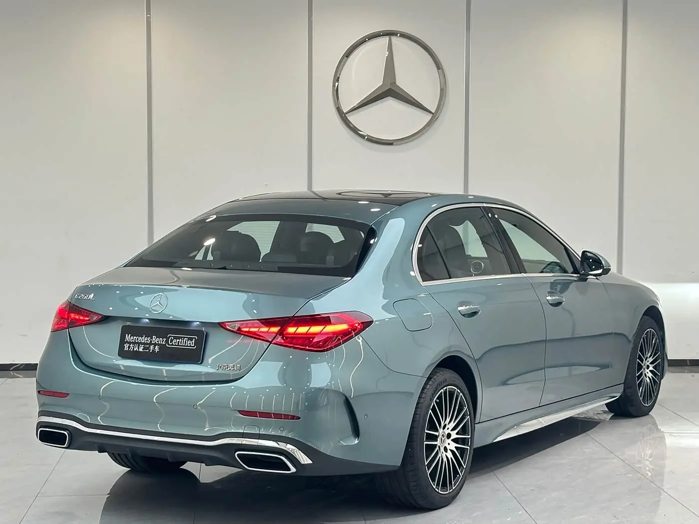 Mercedes-Benz C-Class 2025 — Photo 5/14