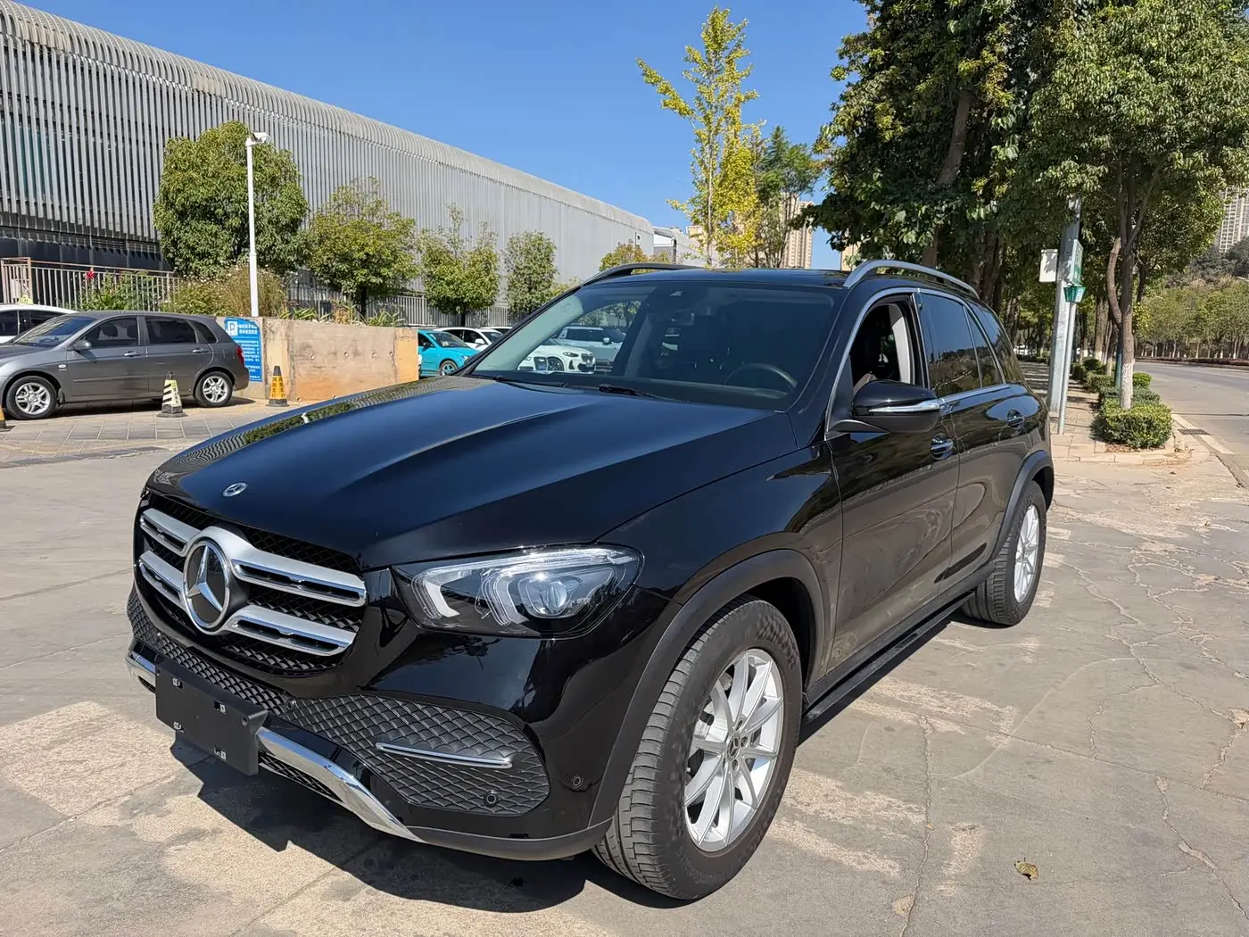 Mercedes-Benz GLE 2022 — Photo 2/12