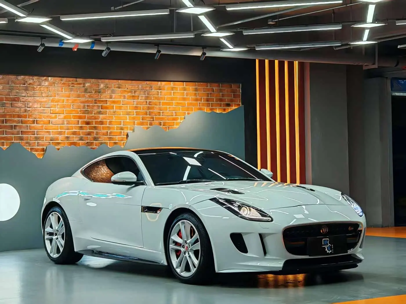 Jaguar F-TYPE 2015 — Photo 3/20