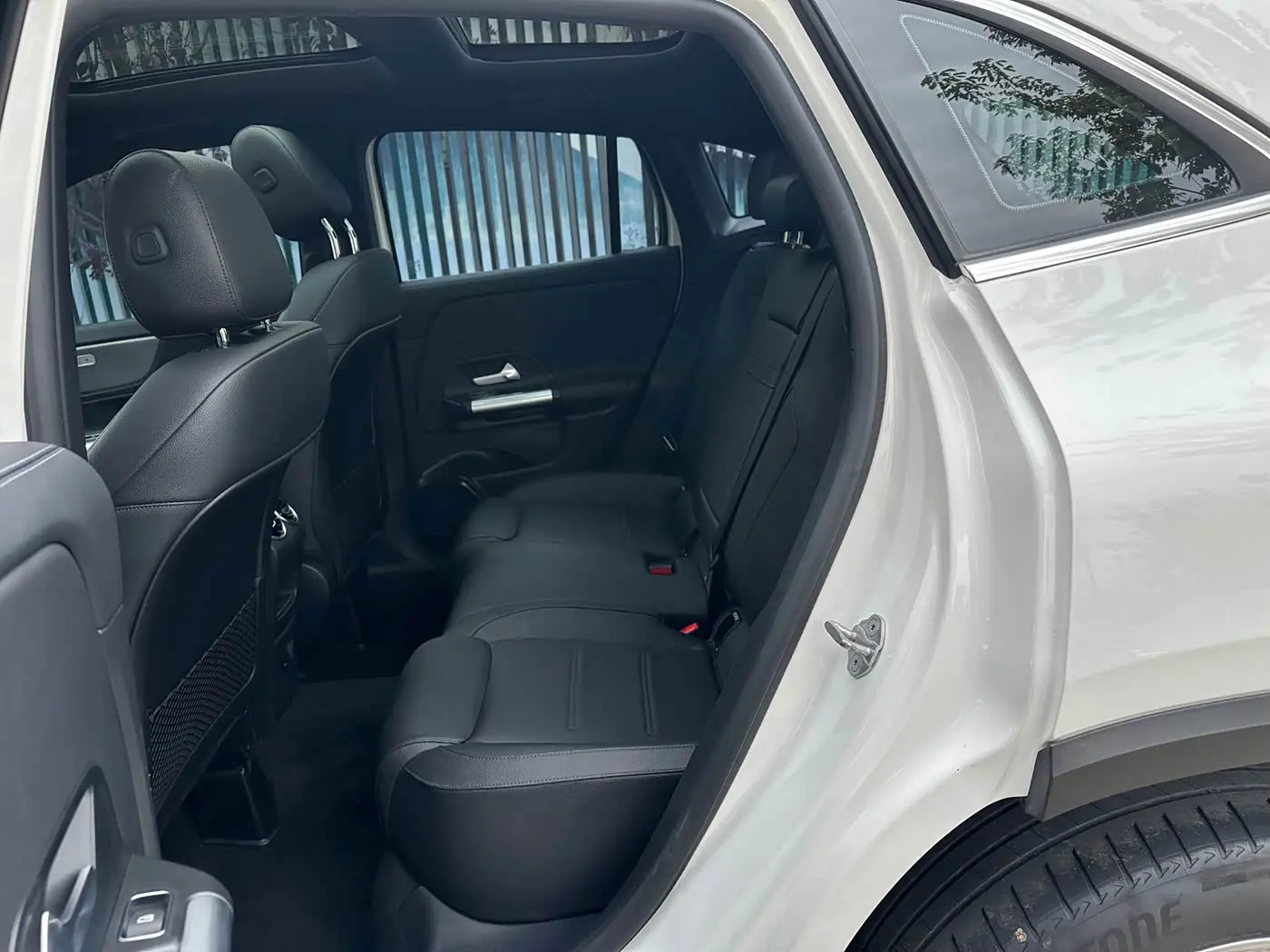 Mercedes-Benz GLA 2022 — Photo 5/14