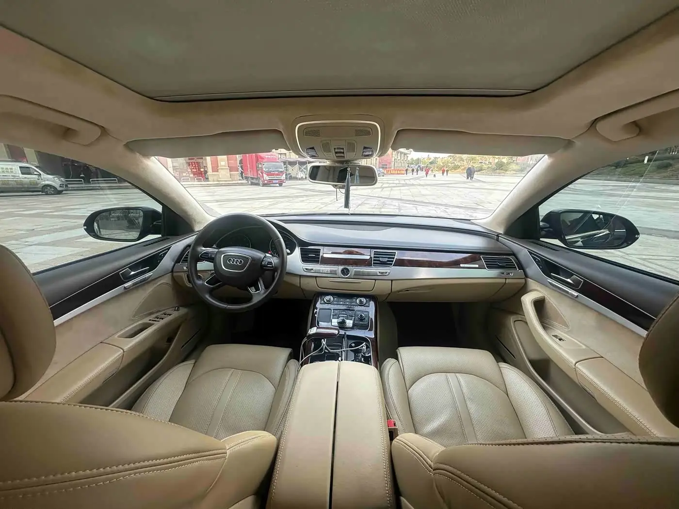 Audi A8 2012 — ფოტო 6/10