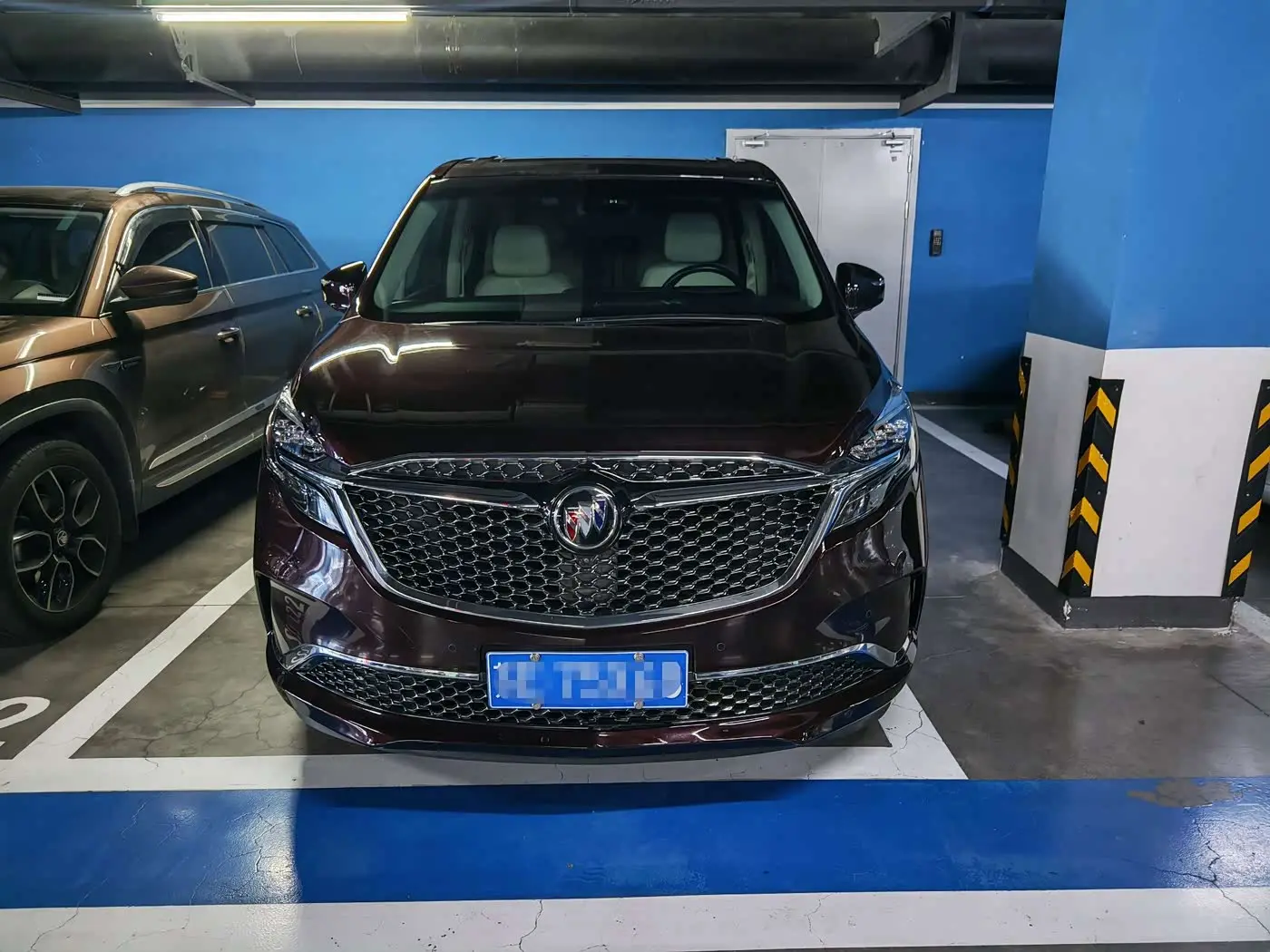 Buick GL8 2021 — Photo 2/10