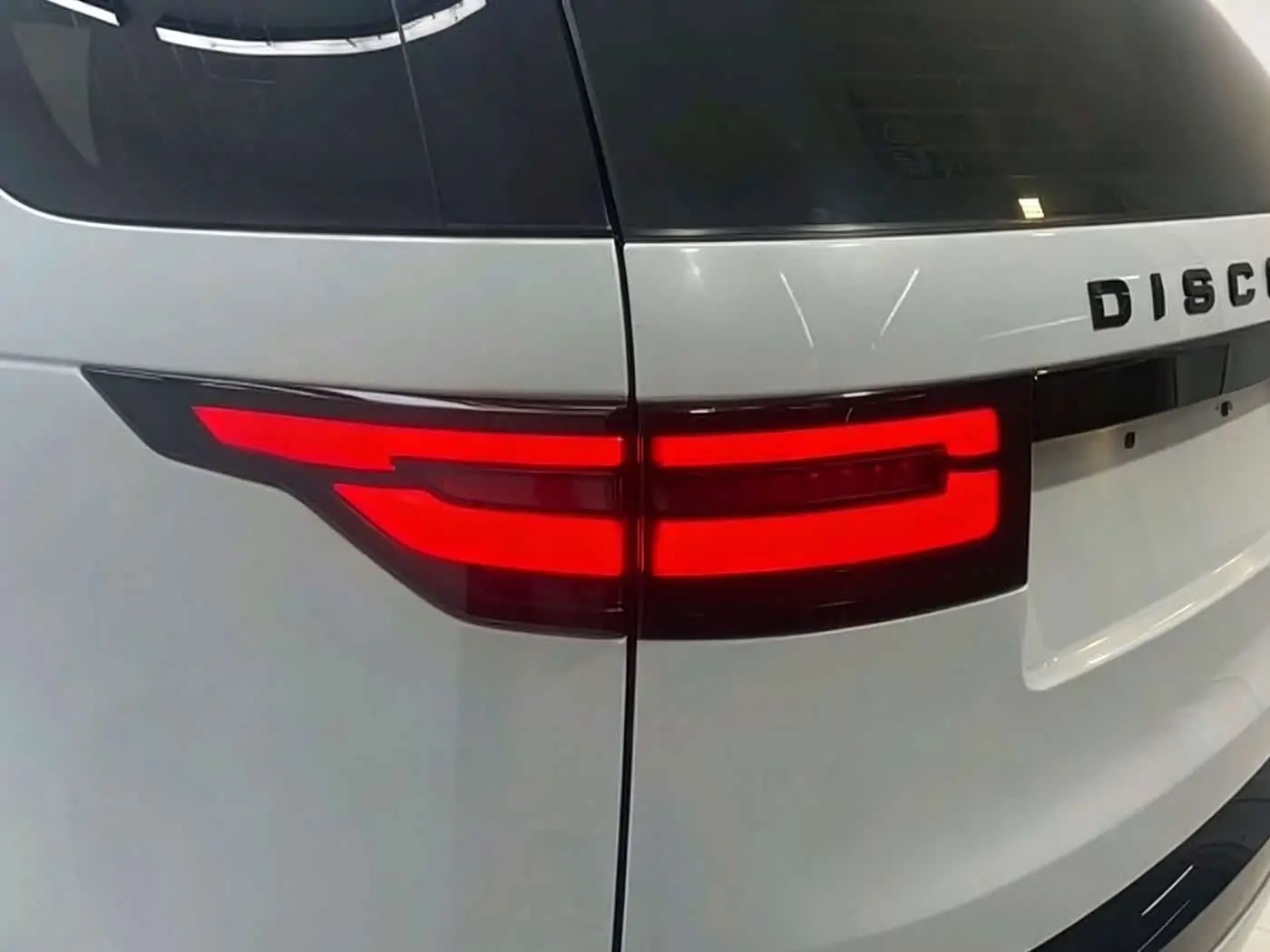Land Rover Discovery 2018 — Şəkil 20/20