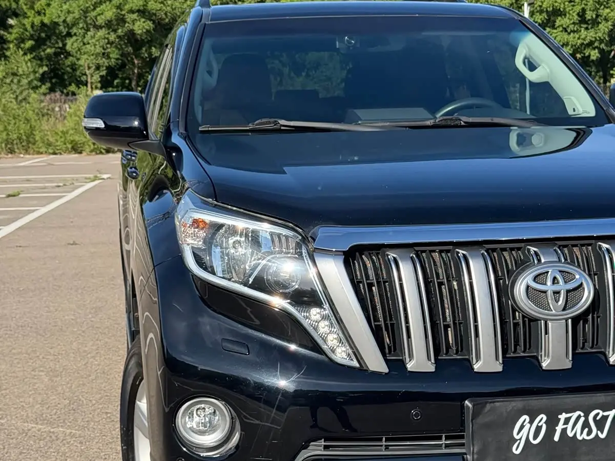 Toyota Prado 2017 — Photo 9/20