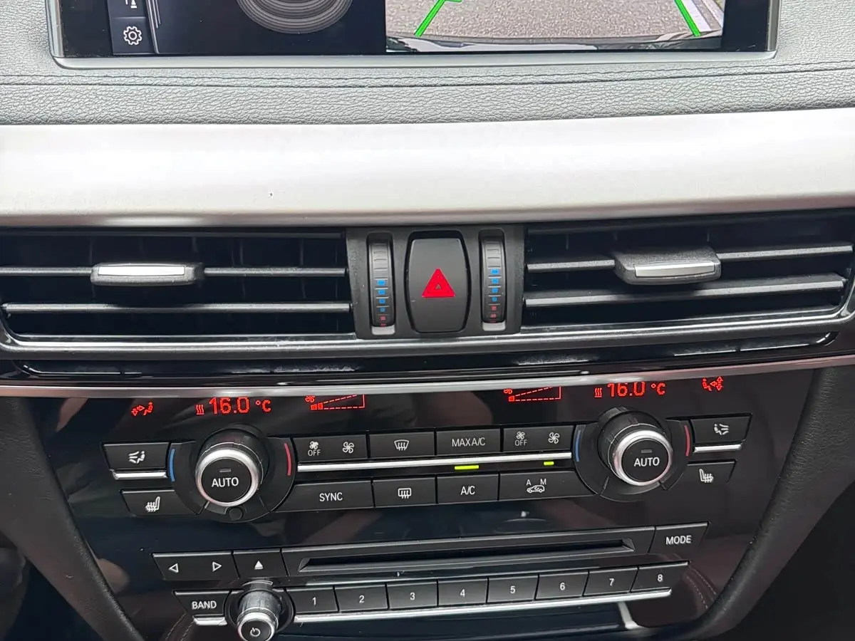 BMW X6 2017 — Photo 12/15