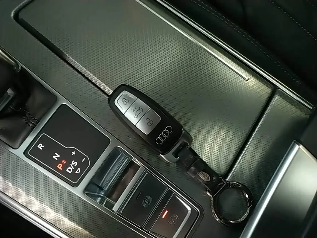 Audi A6L 2023 — Фото 9/20
