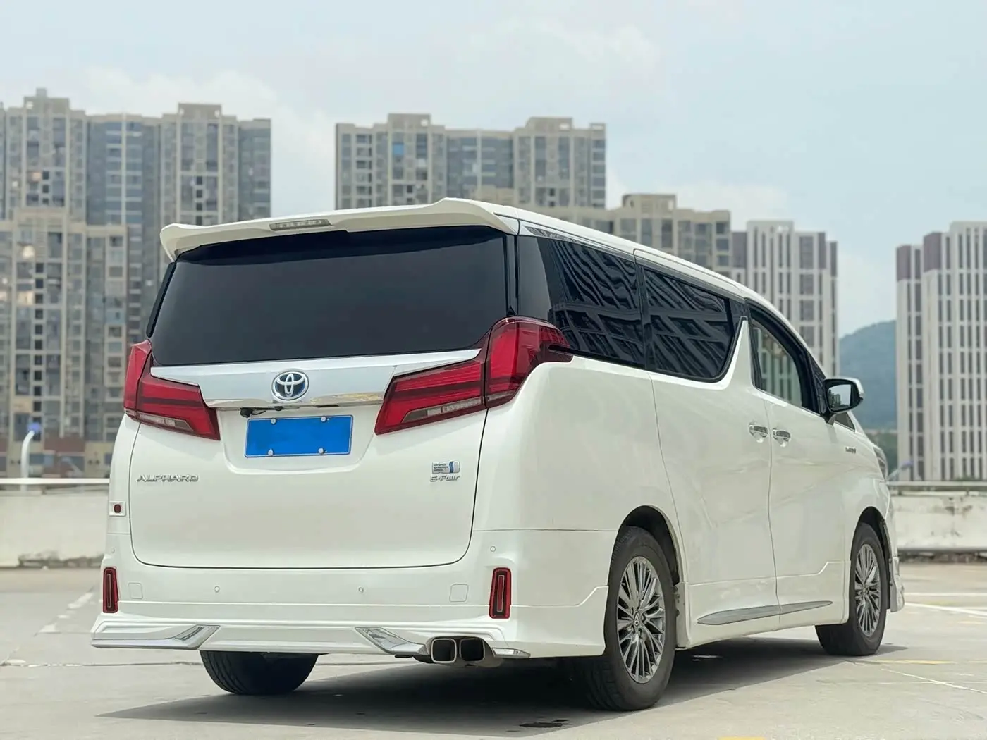 Toyota Alphard 2019 — Photo 12/20