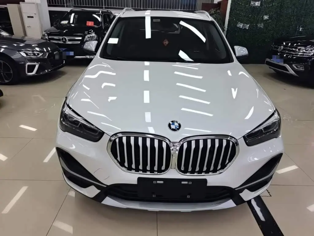 BMW X1 2021 — Фото 2/19