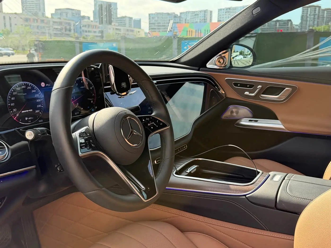 Mercedes-Benz E-Class 2025 — Photo 9/17