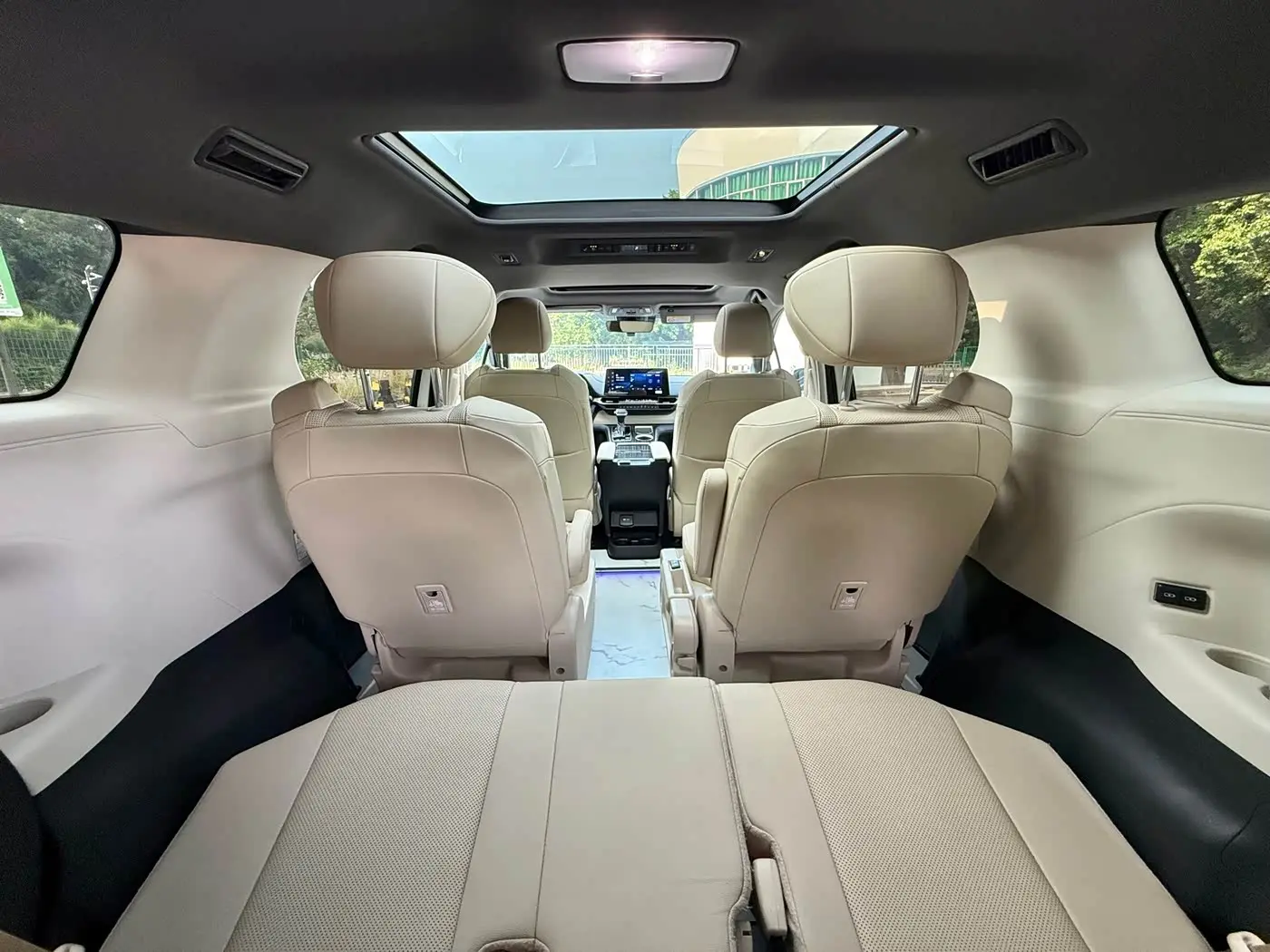 Toyota Granvia 2023 — Şəkil 17/20