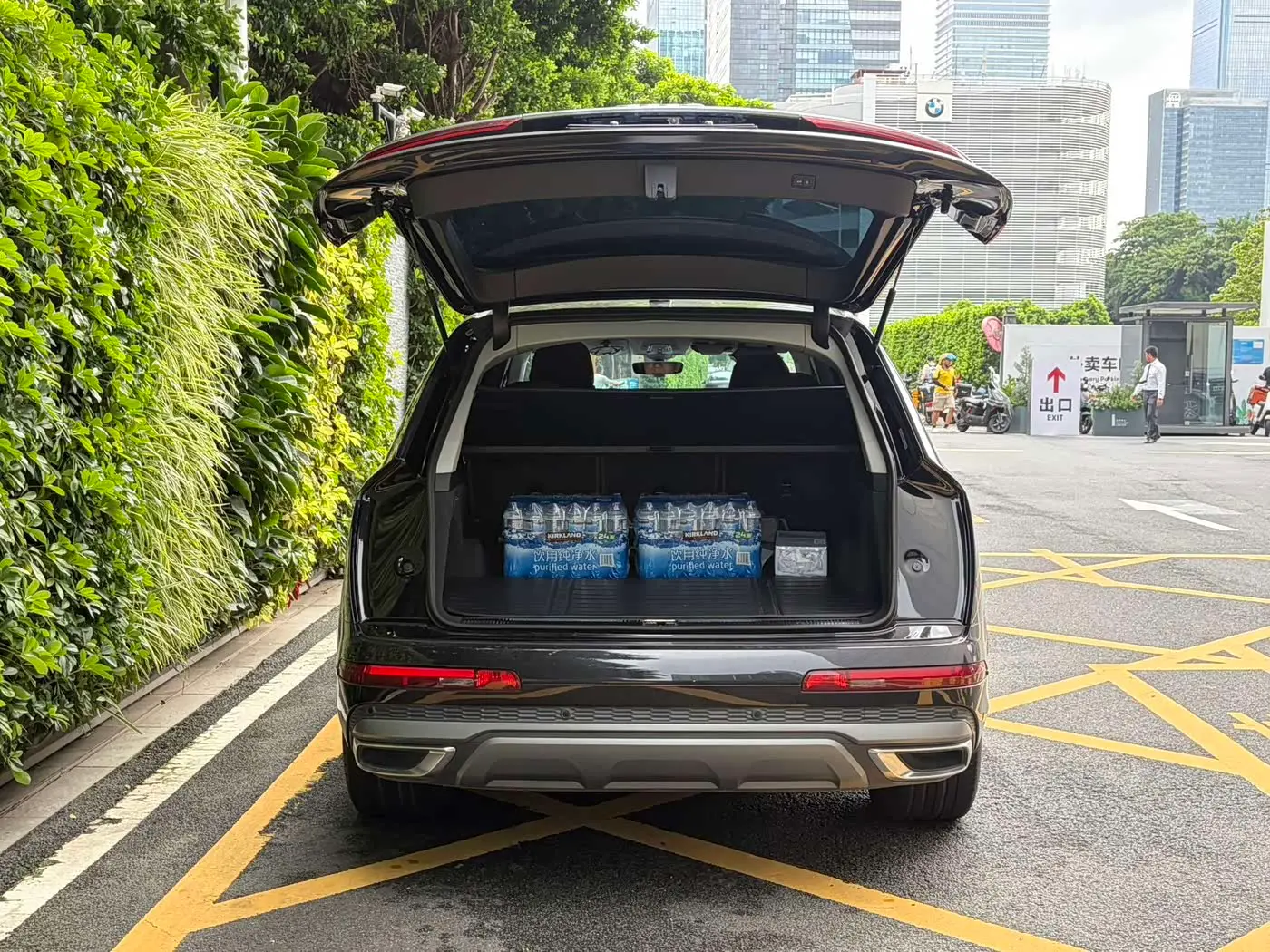Audi Q7 2021 — Photo 7/16