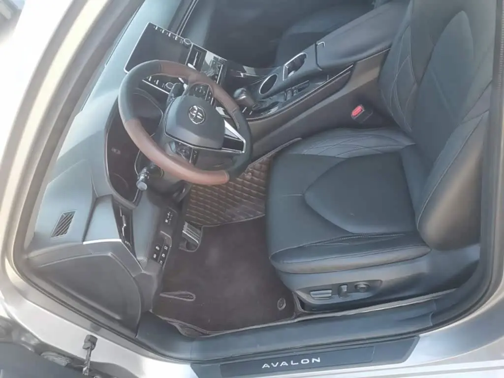 Toyota Avalon 2019 — Photo 15/20