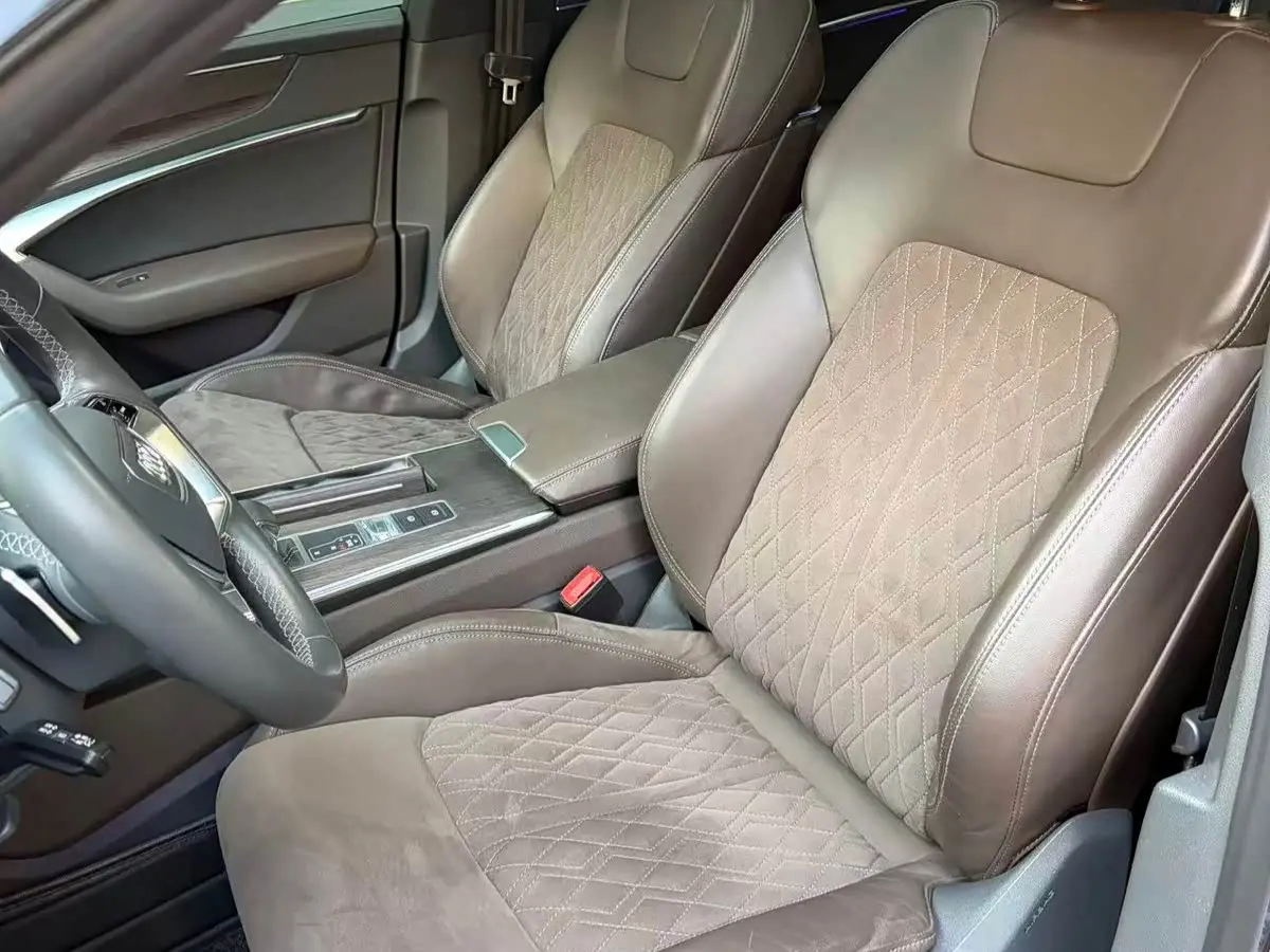Audi A7L 2023 — Photo 5/10