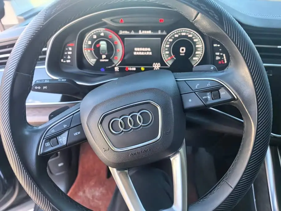 Audi Q7 2023 — Photo 15/16