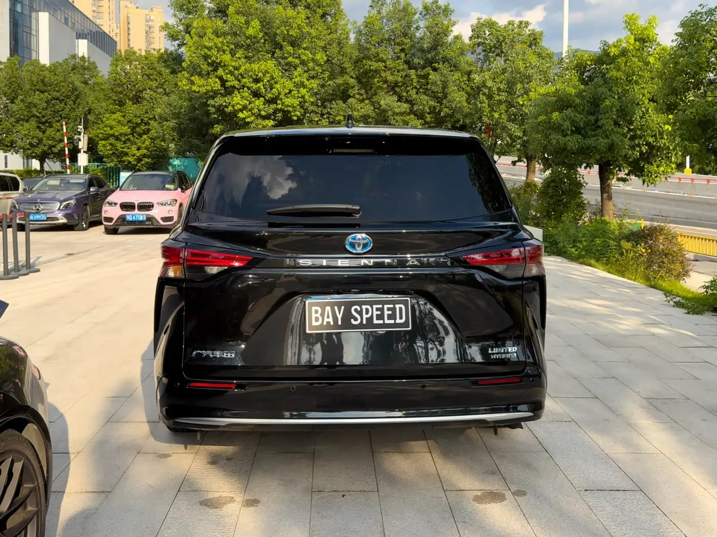Toyota Sienna 2022 — Photo 6/13